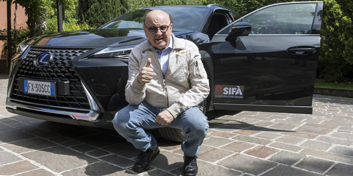 Consegna auto Sifà a Massimo Boldi