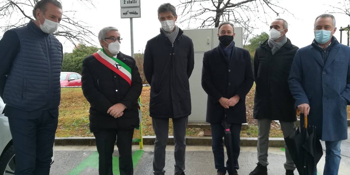 inaugurazione nuova rete di colonnine di auto elettriche 
